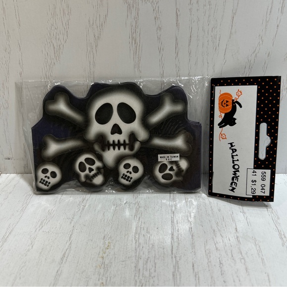 Other - Vtg Halloween Skeletons/Skulls Paper Garland Taiwan Decor